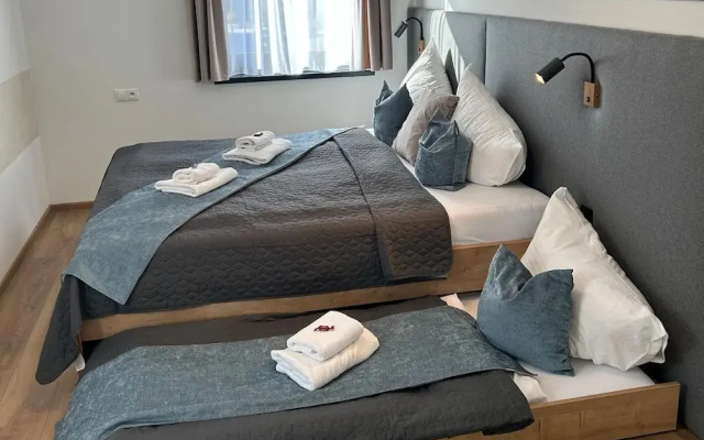 Apartment With ski Lift Right Outside the Door
