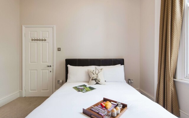 The Eardley Crescent Apartment - BAJ