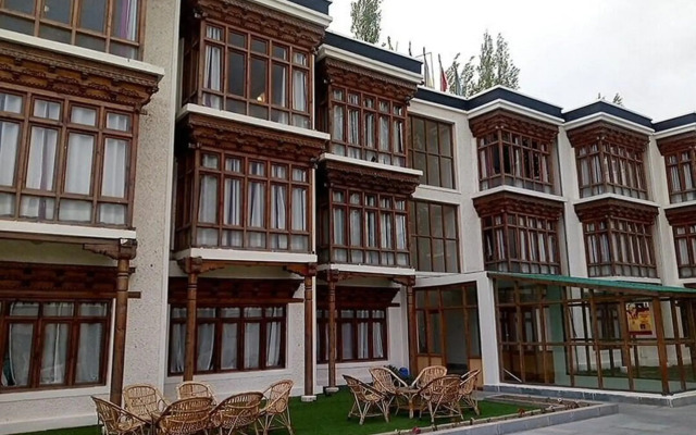 Hotel Mansarover