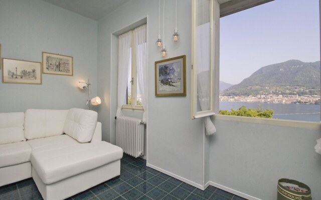 Cisano Beach Apartment