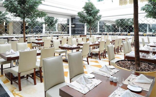 Sunday Hotel Holiday International Dubai
