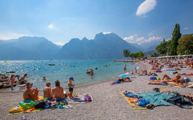 Torbole Relax, Pool & Balcony Apartment