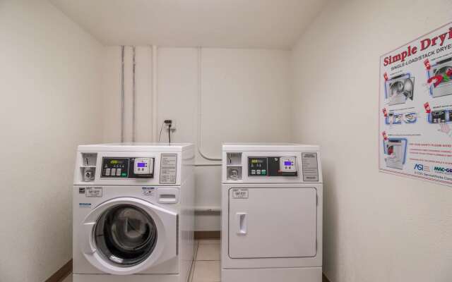 Motel 6 Fargo, ND - West Acres - North Fargo