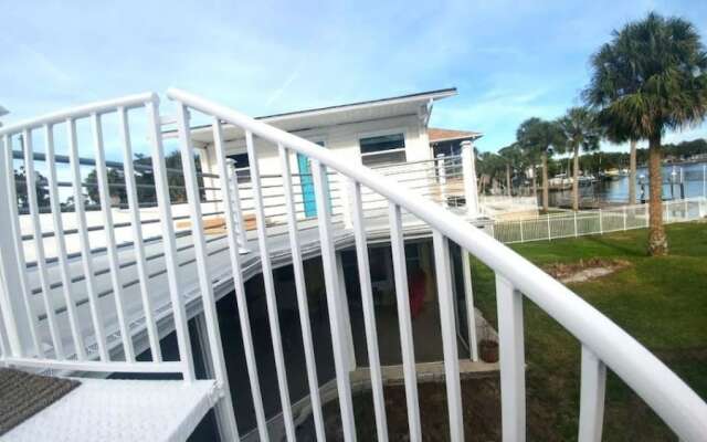 The Keys Bungalow On The Cotee River