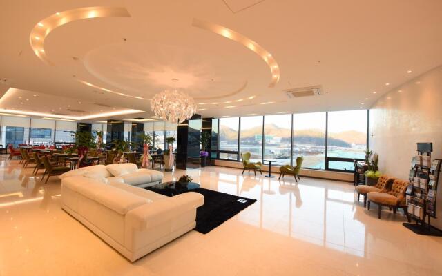 Geoje Art Nouveau Suite Hotel