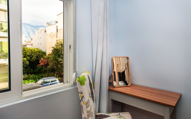 City-Sea Fusion, Elegant Gem Minutes from the Beach