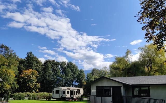 Pathfinder Camp Resorts  Agassiz