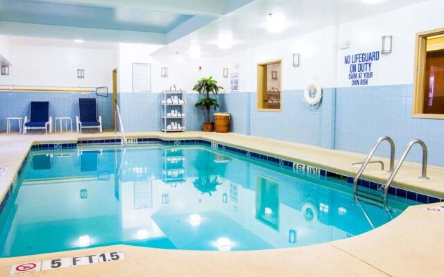 Comfort Inn & Suites Charleston Airport Convention Center