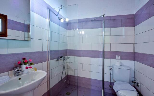 Renata Rooms & Studios