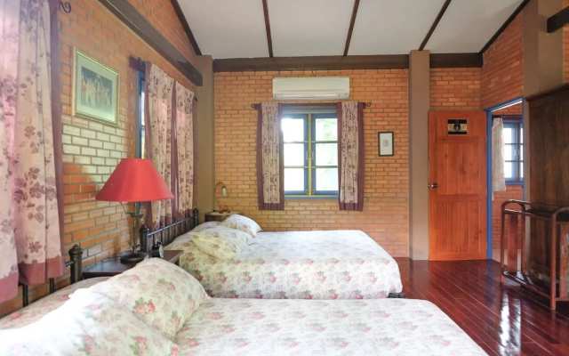 The Heritage House & Garden