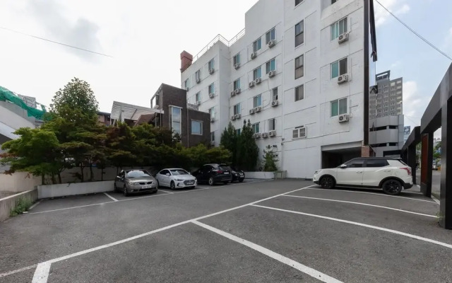 Jeonju Gosa Yaja Hanokmaeul