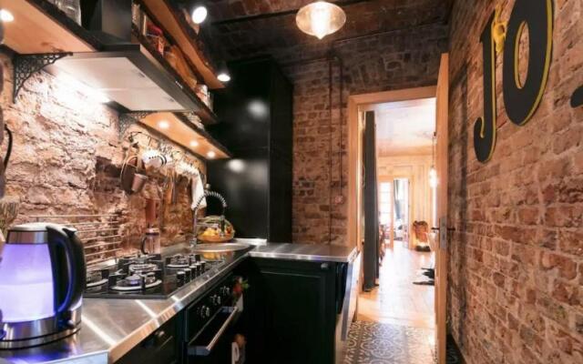 19th Century Luxury Loft in Galata