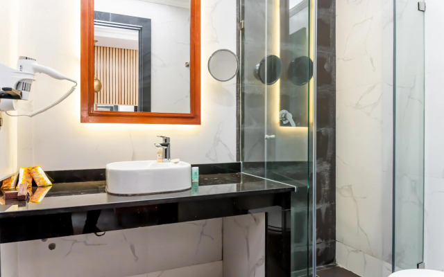 Hotel Les Ambassadeurs