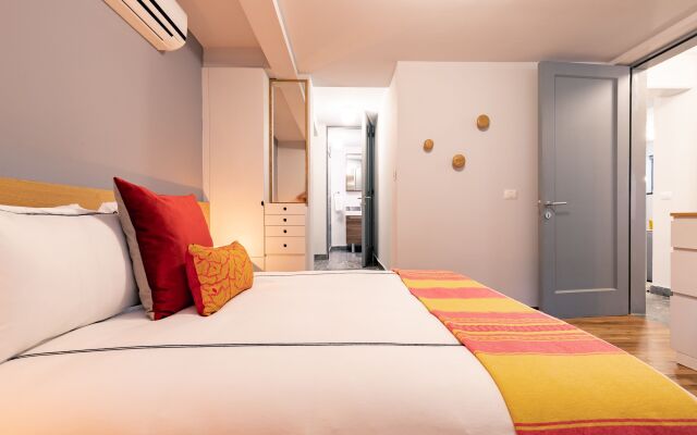 Casai Gorgeous 2 BR Apt With Rooftop