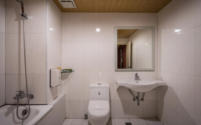 Golden Phoenix Hotel