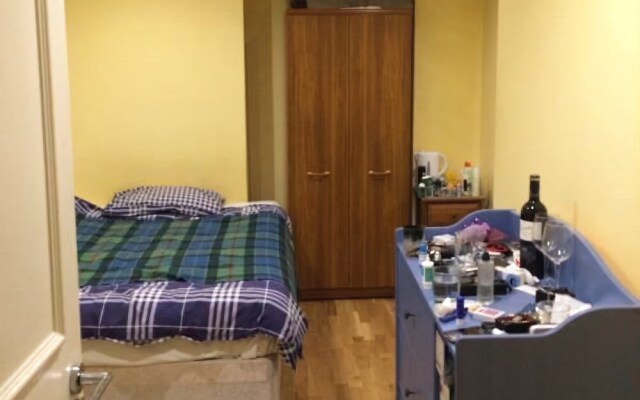 Collingham Place Apartment