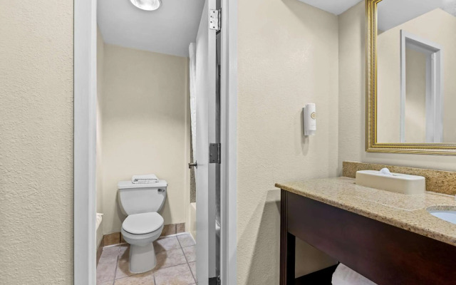 Comfort Inn & Suites Somerset - New Brunswick