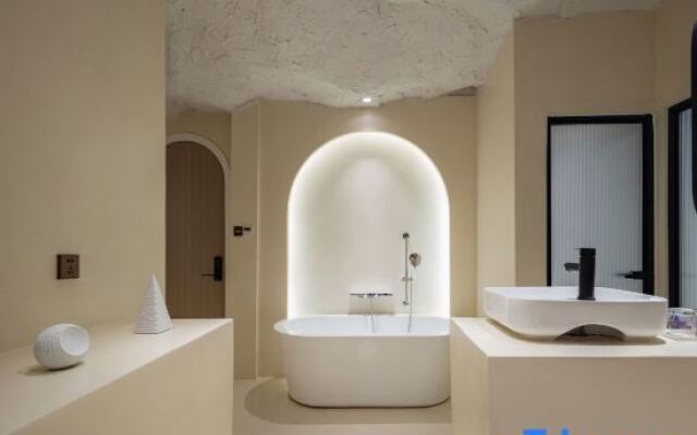 YUJING Yujing Muyanxi Designer Homestay (Sanya West Island Branch)