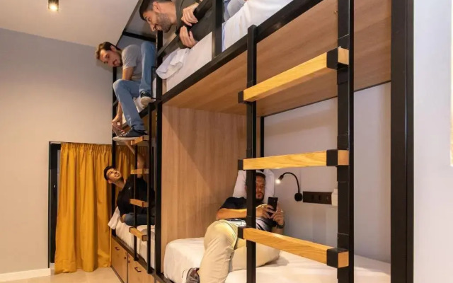 Petit Hostel La Latina - Adults Only