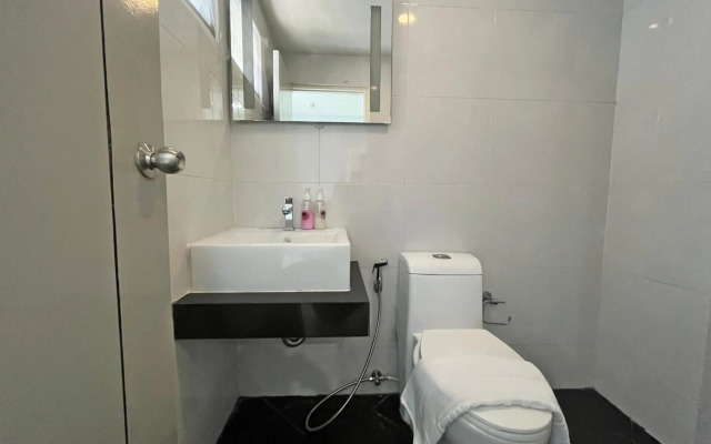 RoomQuest Bangkok Don Mueang Airport 1
