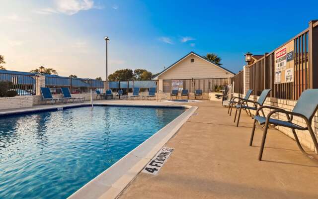 Best Western Regency Inn & Suites