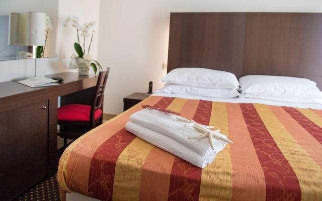 Hotel Cristina Corona