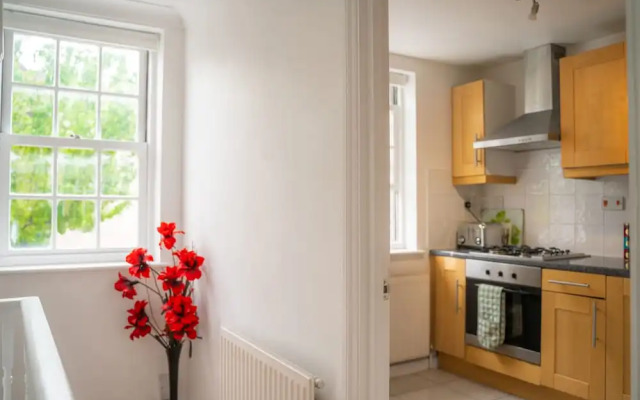 Modern Tower Bridge 2BR Town House