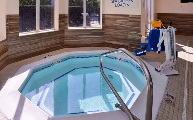 Fairfield Inn By Marriott Louisville North