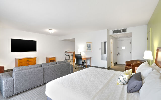 Rodeway Inn & Suites