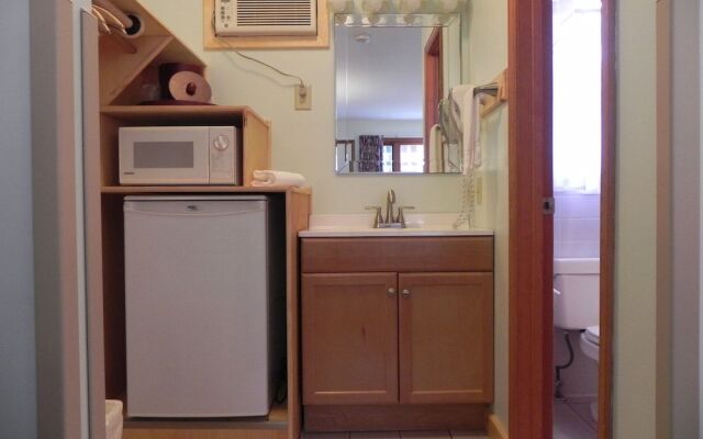 Mohican Resort Motel