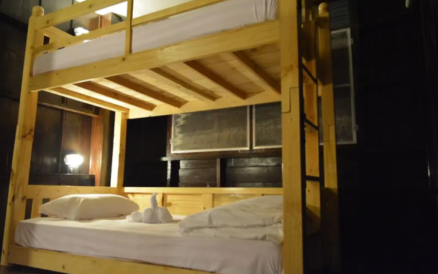 Samsibsan Hostel