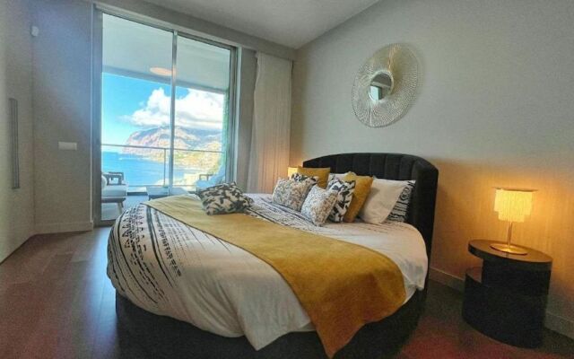 Lux Apartment first row