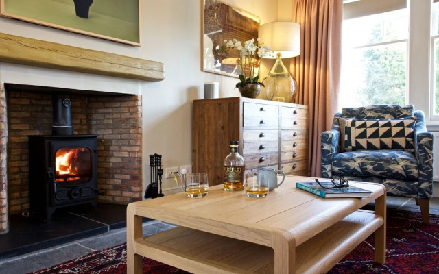 Ross Lodge