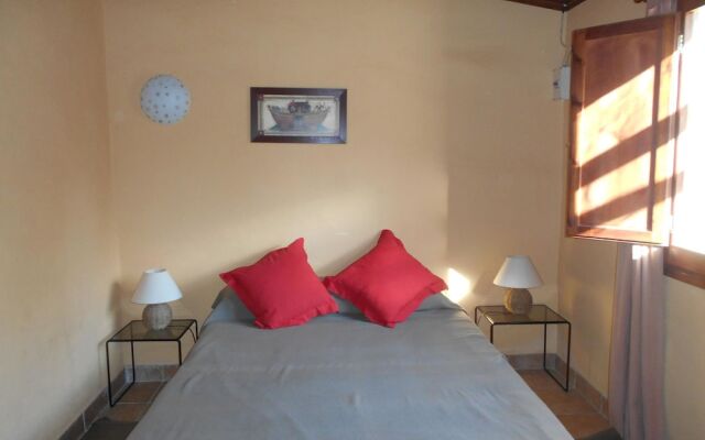Beautiful Cottage in Renau Costa Dorada with Swimming Pool