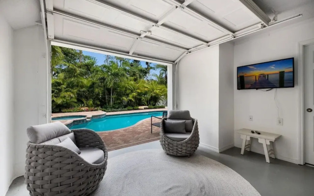 Bean Point Bliss 3 Bedroom Home by RedAwning