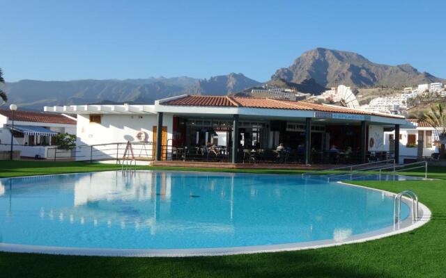 FreeWiFi Sea view Balcony Spacious Bedroom 2 Pools