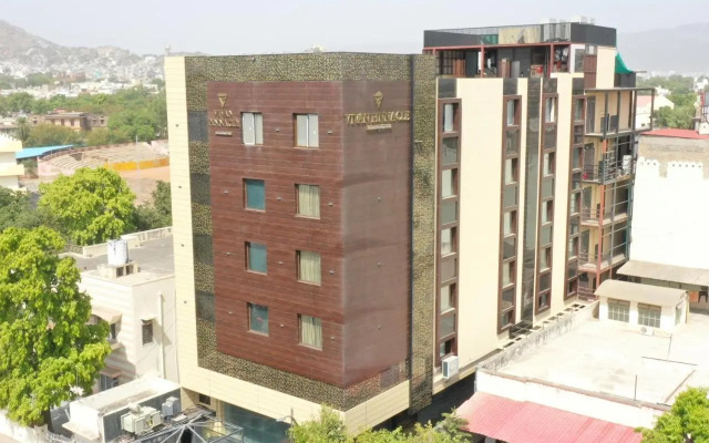 Hotel Vivan Pinnacle