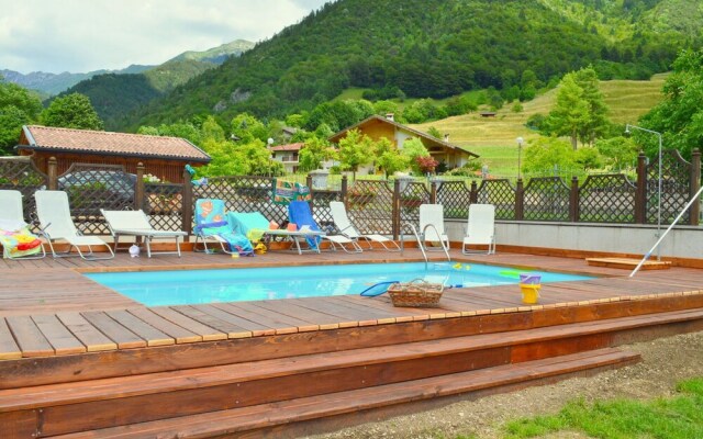 Peaceful Holiday Home in Enguiso With Swimming Pool