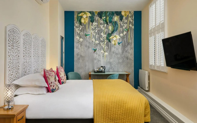 The Royal Adelaide Hotel