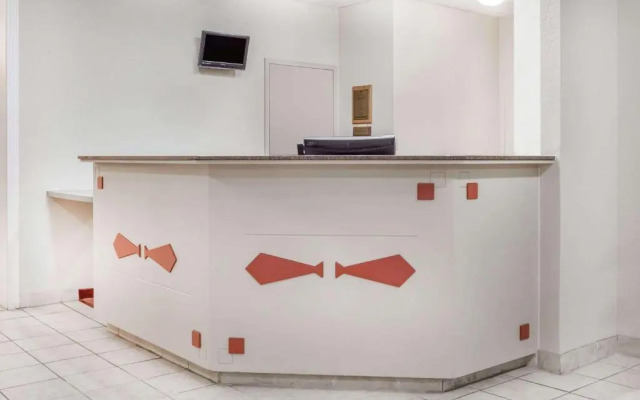 Super 8 Pincher Creek AB