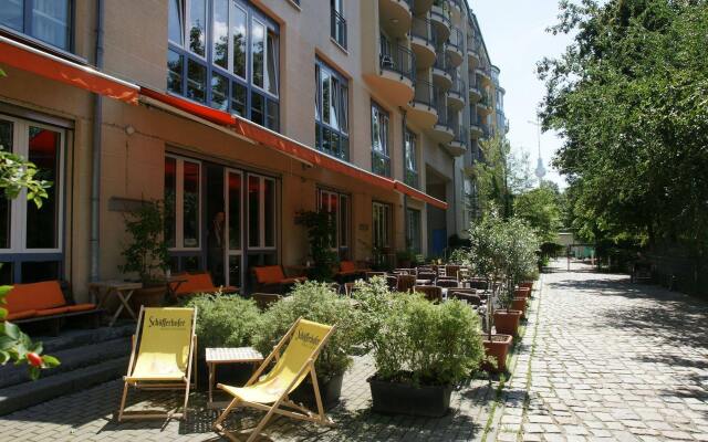 MIDI Inn - Parkhotel Mitte