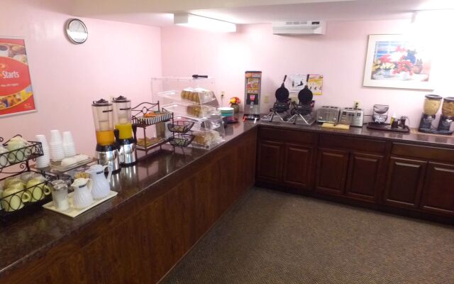 Econo Lodge & Suites Saint John