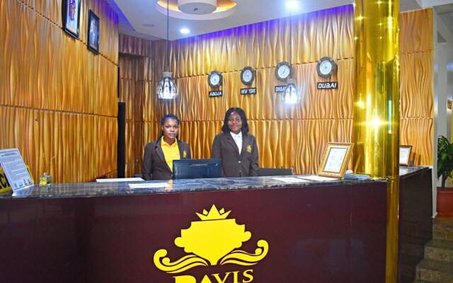 Davis Hotel & Suites