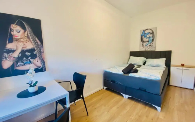 Spacious 4BR for 15 & 15 Min to Danube