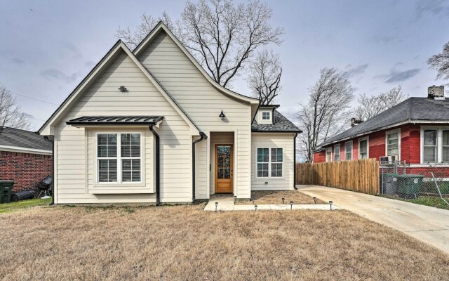 Chic Memphis Home w/ Deck ~ 2 Mi to Dtwn!