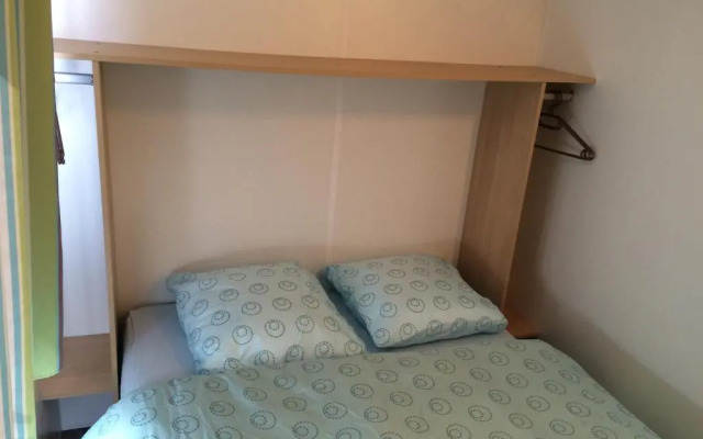 Mobil Home Dans Camping Mussonville