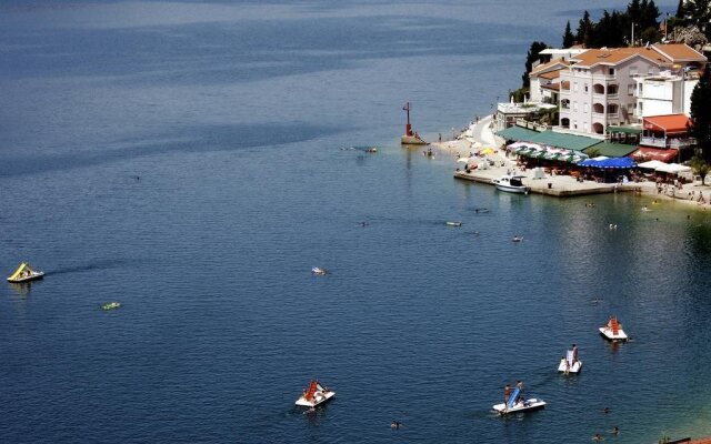 Apartments Maestral