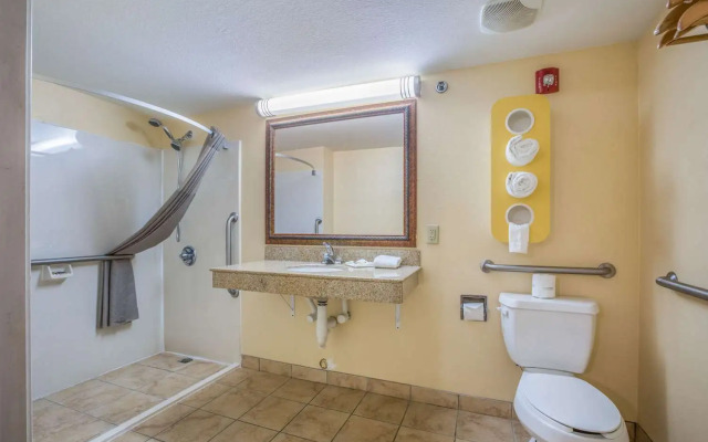 Rodeway Inn & Suites