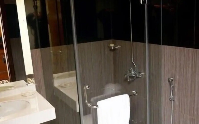 Avari Xpress Gulberg