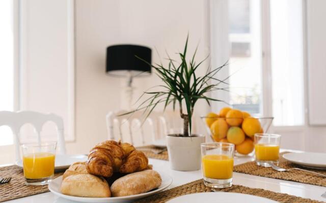 Hostly Acetres 2A-Penthouse in City Center-Fibre-Parking Opt